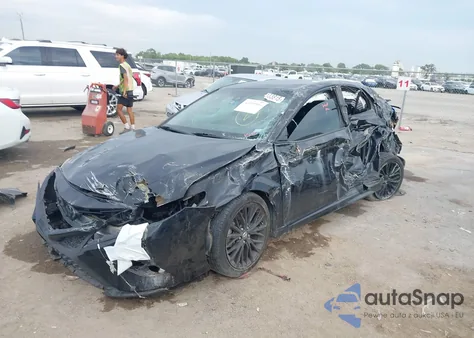 2020 Toyota Camry Se Nightshade Edition z USA, uszkodzony, nr VIN 4T1G11AK2LU332189